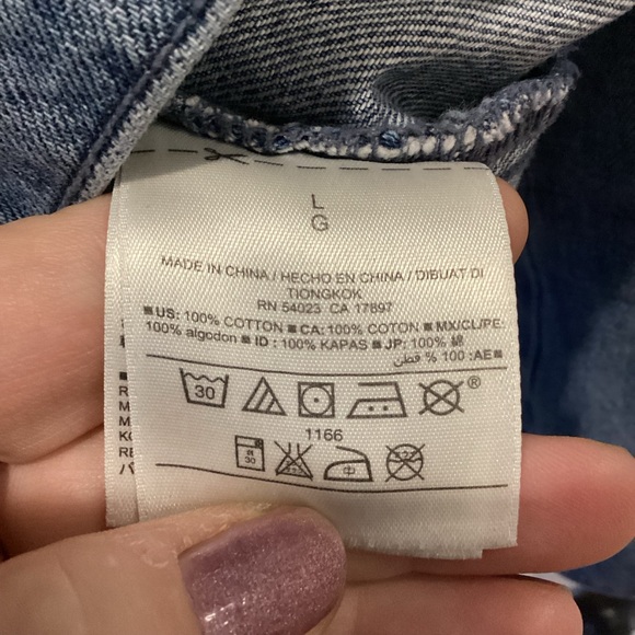 Old navy jean jacket - Picture 6 of 9